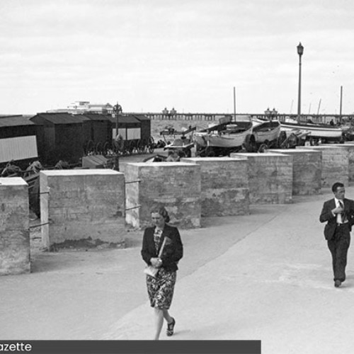 Large concrete blocks on the Promenade.