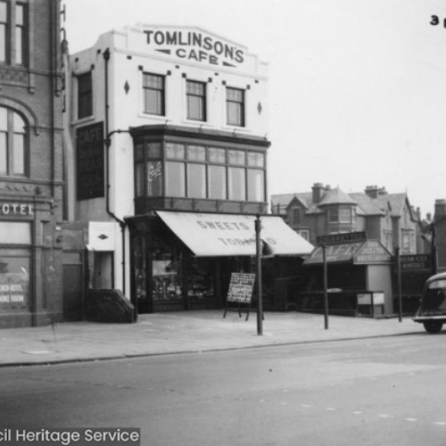 Exterior of the Beach Hotel and Tomlinson's Cafe.