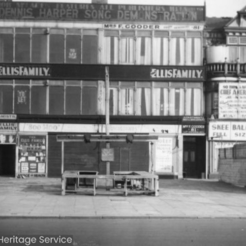 Cafe, Dennis Harper Song Demonstration, Ellis Family, The Bee Amusement Arcade.