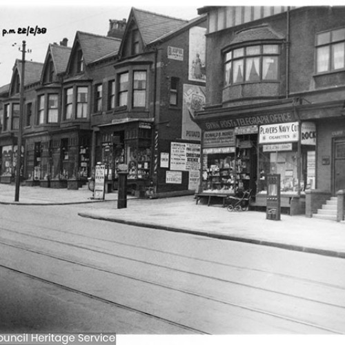 The Gynn Post and Telegraph Office, with a number of other shop fronts to the left of the Post Office.